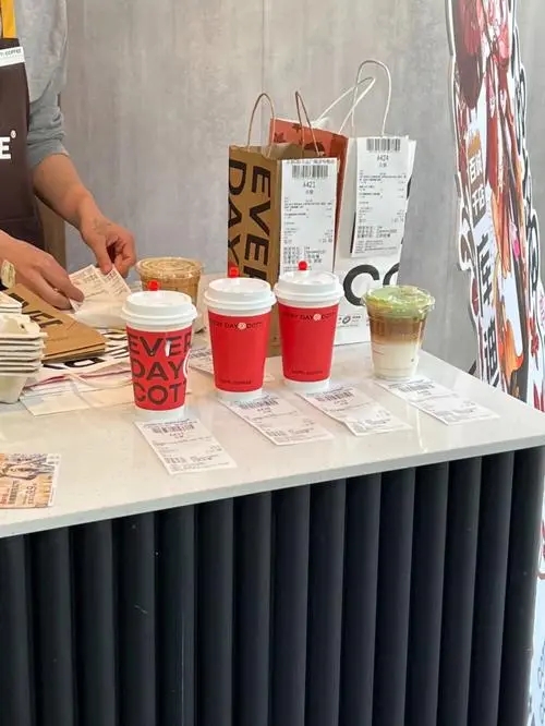 库迪咖啡加盟条件简单，创业步步高升