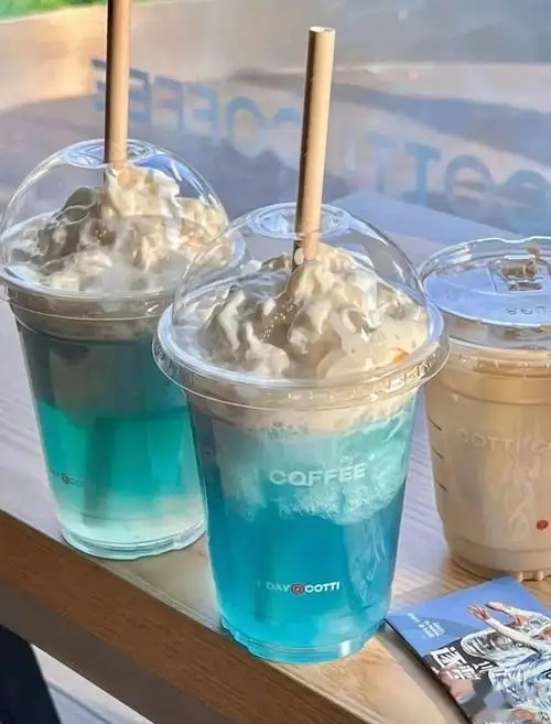 低成本创业，库迪咖啡加盟费美丽转身